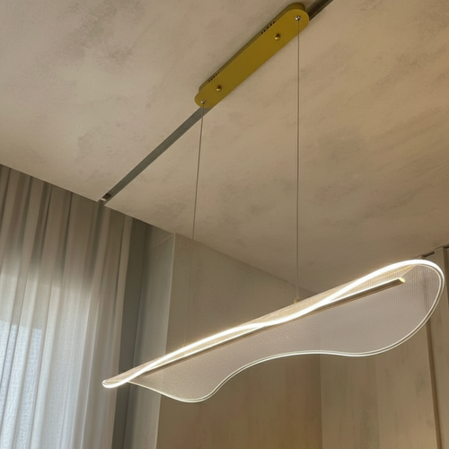 Lustre Pendente em Acrílico Dourado – Luz 3 em 1