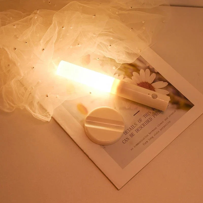 Luz Noturna Inteligente Magnética com Sensor